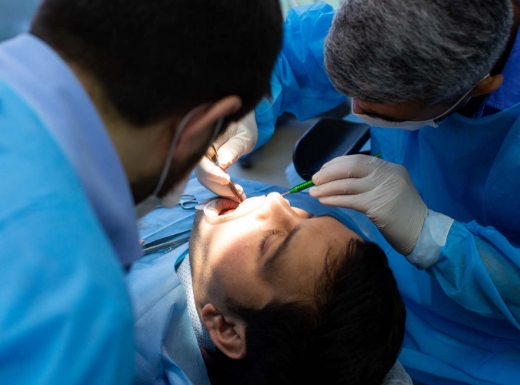 Borelli Implantes - Extração dentes sisos